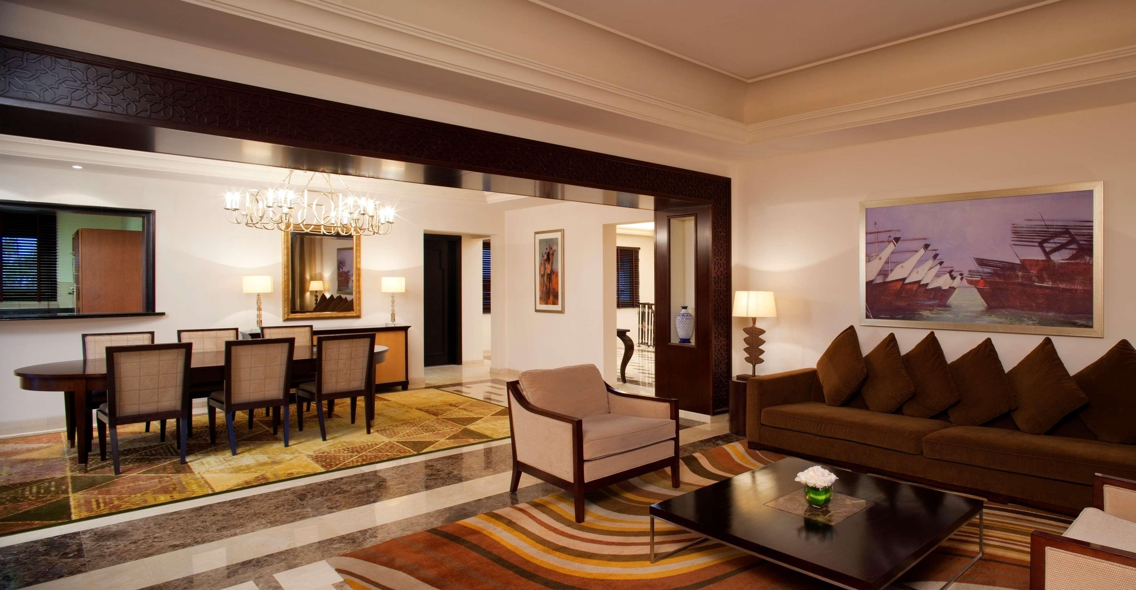 Grand Hyatt Doha Hotel & Villas Esterno foto A suite at the Taj Mahal Palace, Mumbai