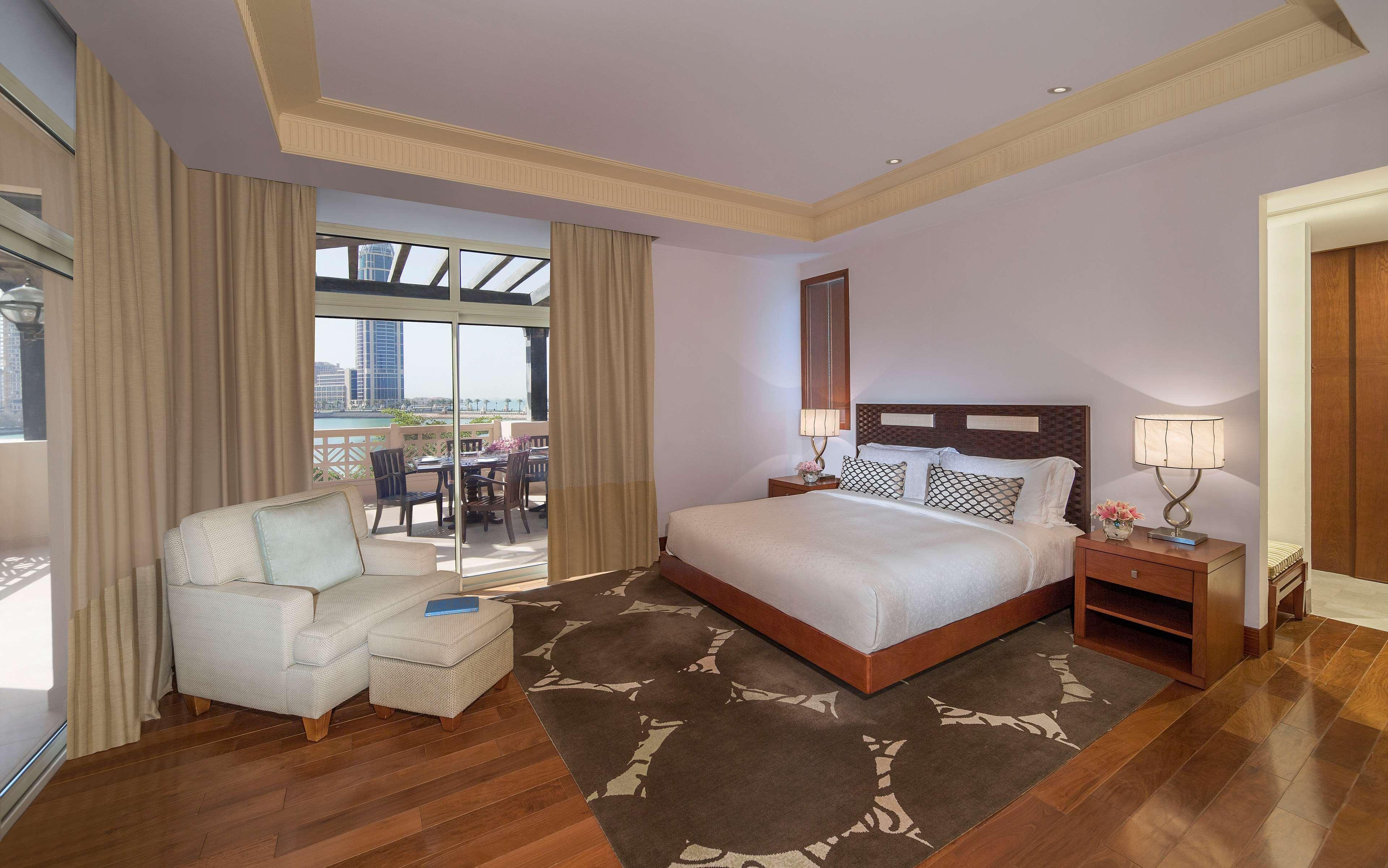 Grand Hyatt Doha Hotel & Villas Esterno foto A bedroom at the hotel