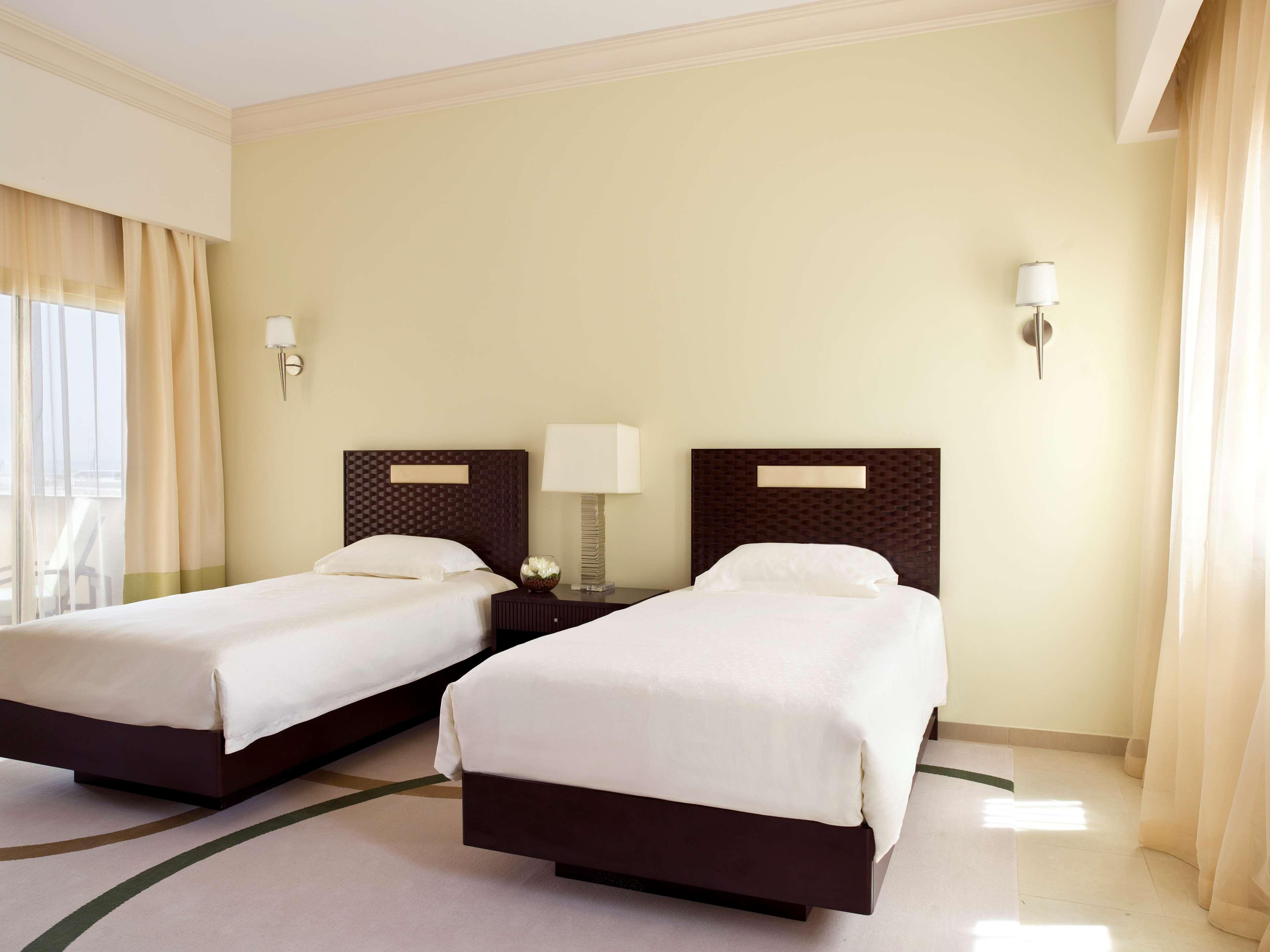 Grand Hyatt Doha Hotel & Villas Esterno foto A room at the hotel