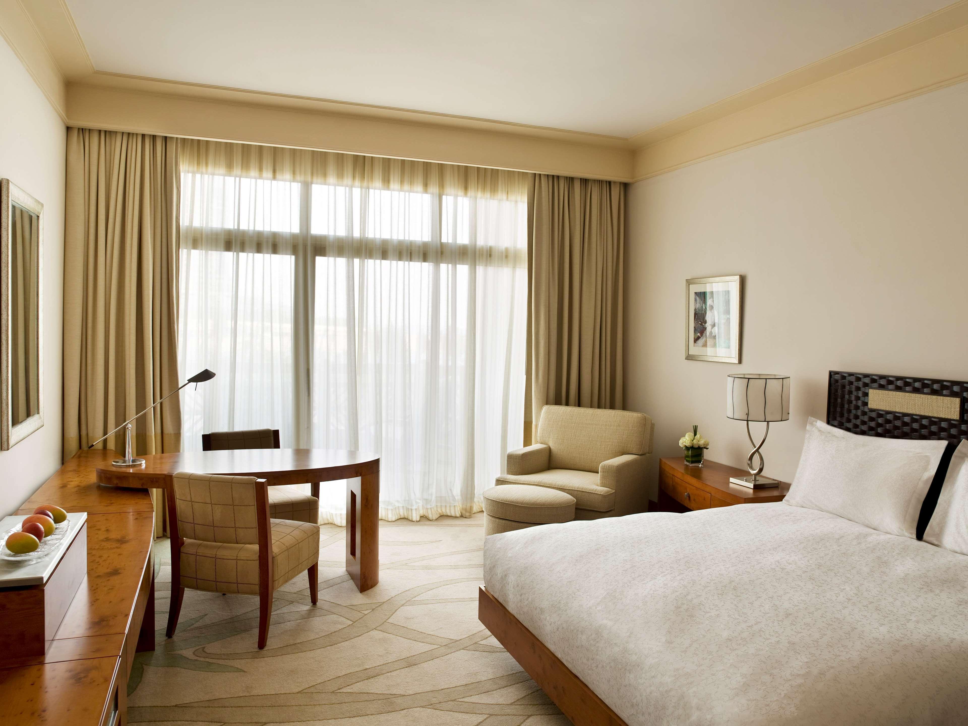 Grand Hyatt Doha Hotel & Villas Esterno foto A room at the Conrad Dubai