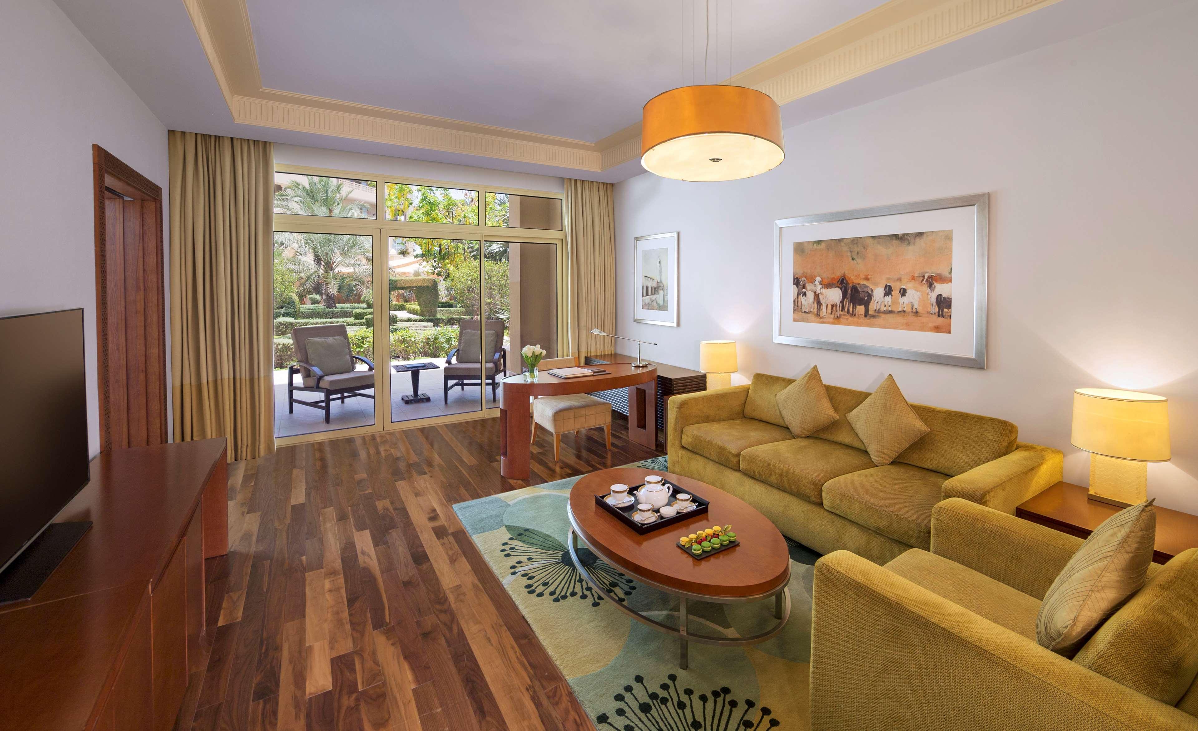 Grand Hyatt Doha Hotel & Villas Esterno foto Living room