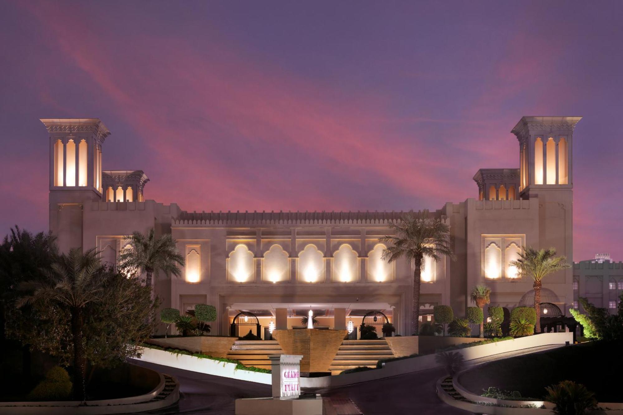 Grand Hyatt Doha Hotel & Villas Esterno foto The Ritz-Carlton, Manama